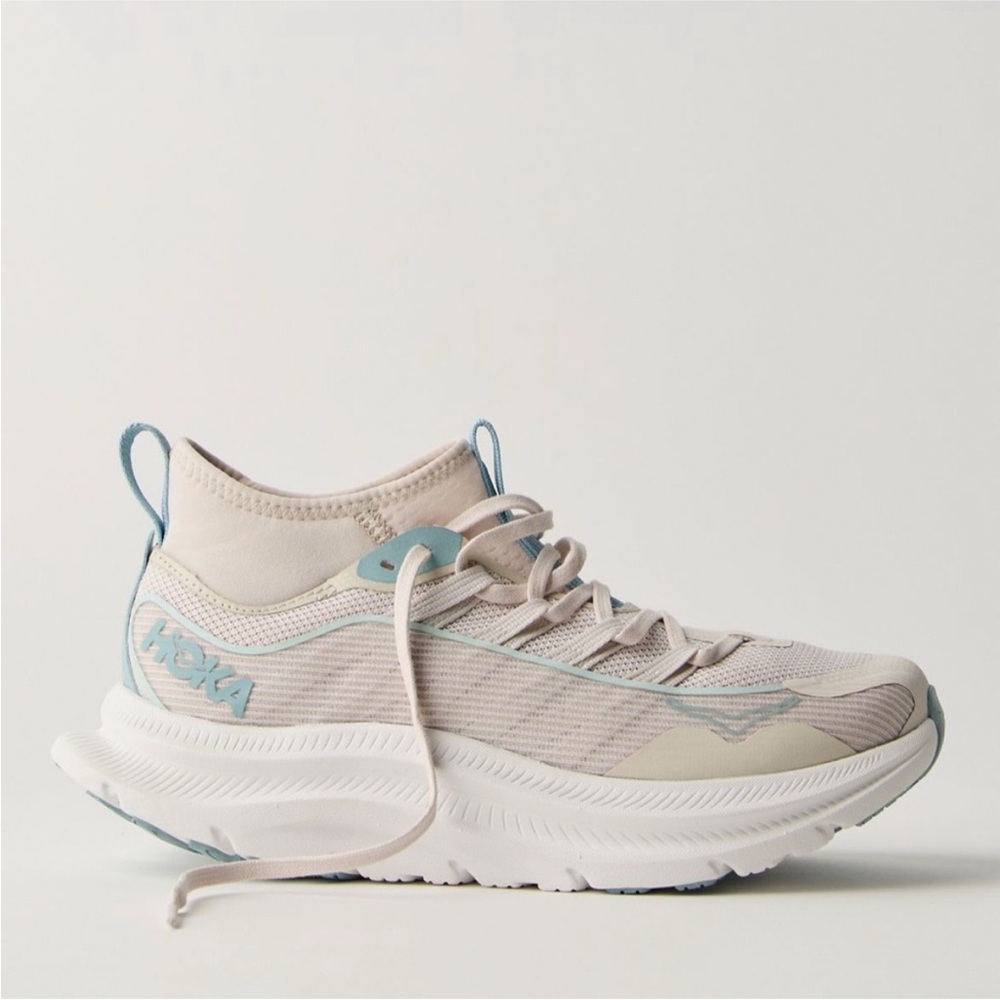 NEW HOKA Kawana Mid Shoes in Stucco White